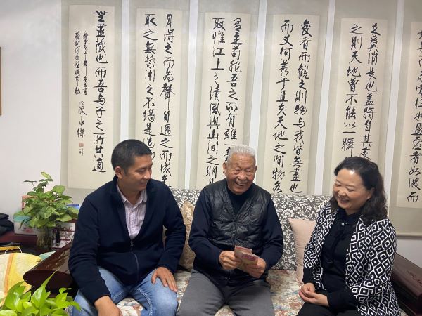 看望寇永杰（中）會長.jpg