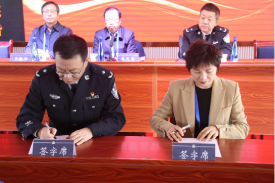 民盟白銀市委會“黃絲帶幫教”工作啟動儀式在甘肅省白銀監(jiān)獄舉行408.png