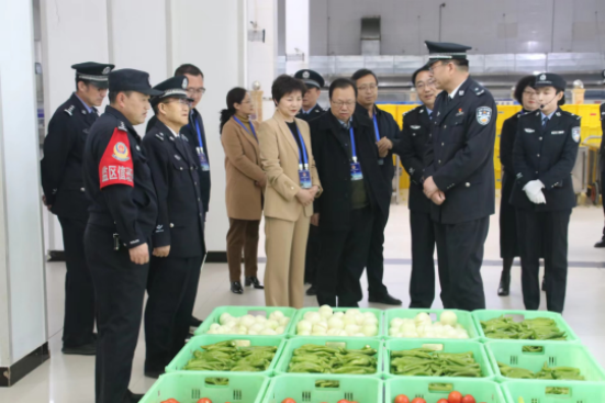民盟白銀市委會“黃絲帶幫教”工作啟動儀式在甘肅省白銀監(jiān)獄舉行456.png