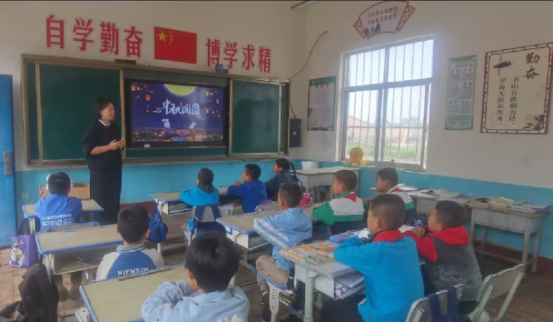 鎮(zhèn)原縣知聯(lián)會(huì)開(kāi)展傳統(tǒng)文化進(jìn)校園全民閱讀推廣活動(dòng)139.png