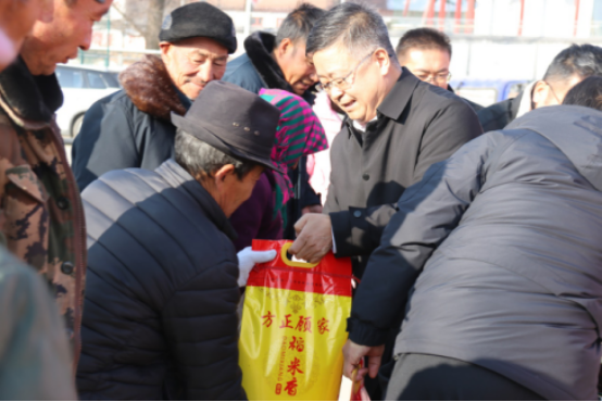 臨夏民盟聯(lián)合濟南民盟開展慰問積石山縣受災(zāi)群眾活動525.png
