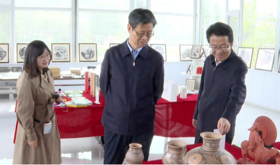 民盟甘肅省委會(huì)在定西開展“燭光行動(dòng)?藝術(shù)啟航”鄉(xiāng)村學(xué)校美育同行活動(dòng) 劉仲奎出席617.png