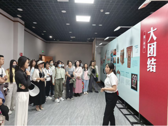 嘉峪關(guān)市組織開展旅游促進(jìn)各民族交往交流交融實踐教學(xué)活動673.png